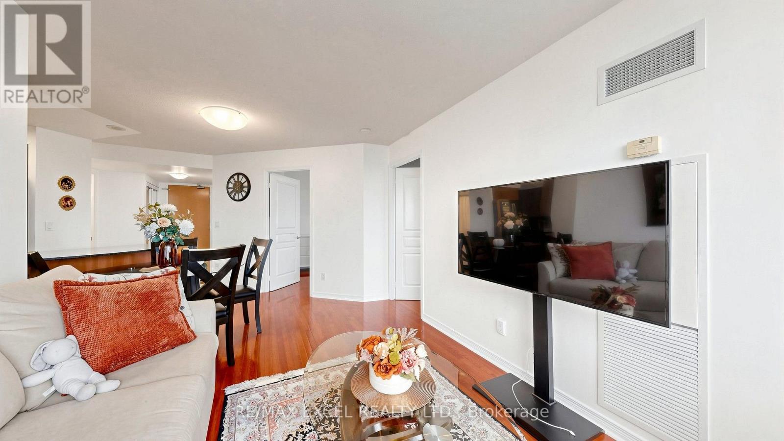 1603 - 509 Beecroft Road Property Photo 9