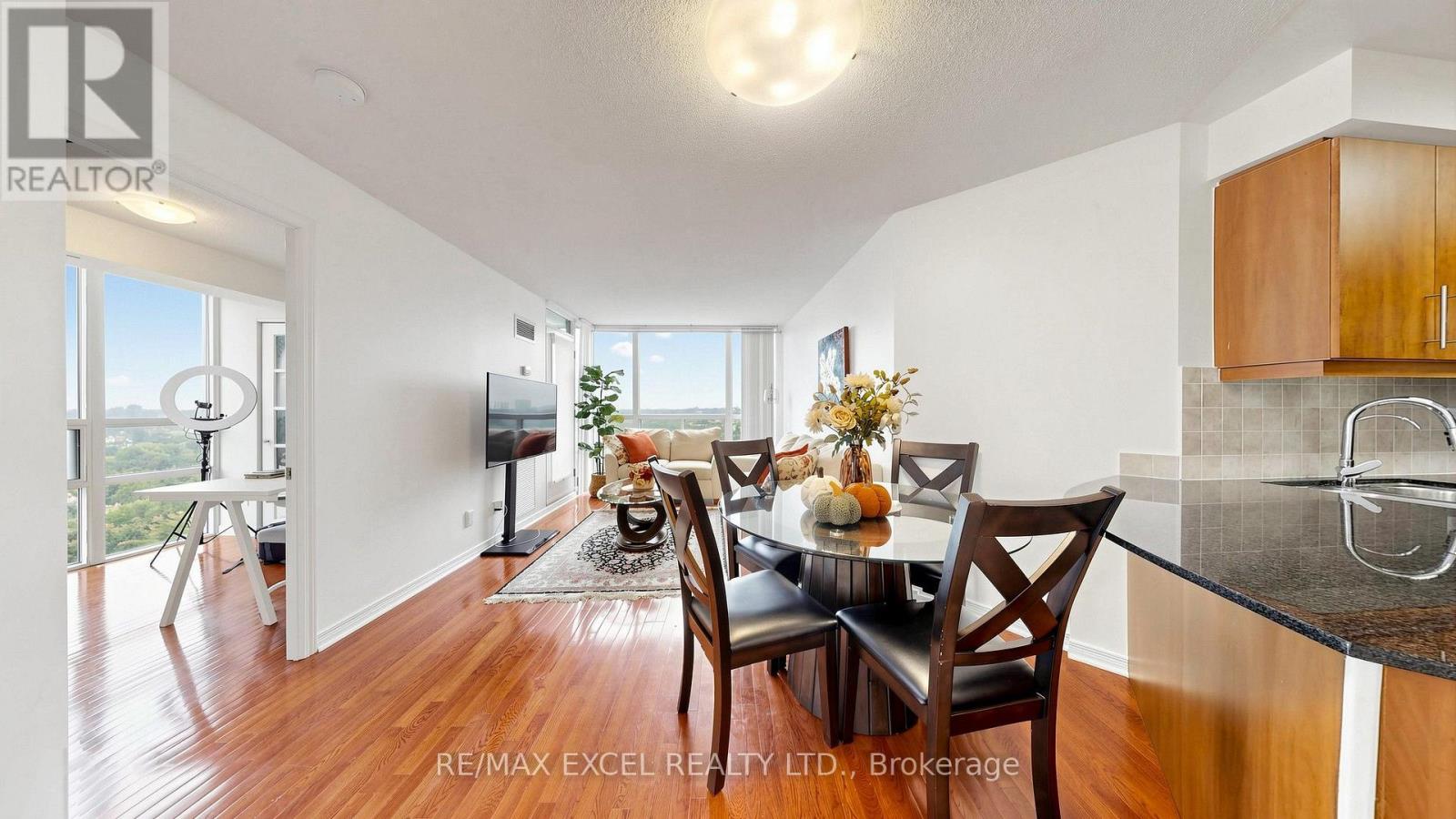 1603 - 509 Beecroft Road Property Photo 12