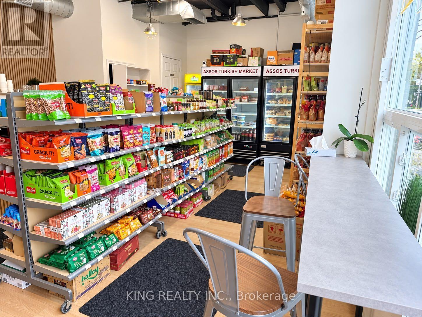 260 Niagara Street Property Photo 6