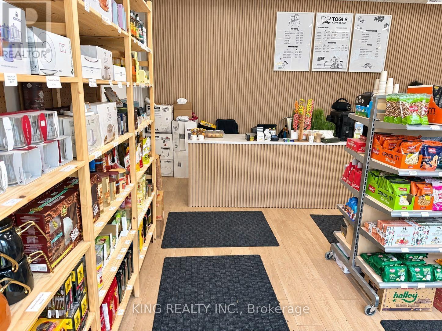 260 Niagara Street Property Photo 8