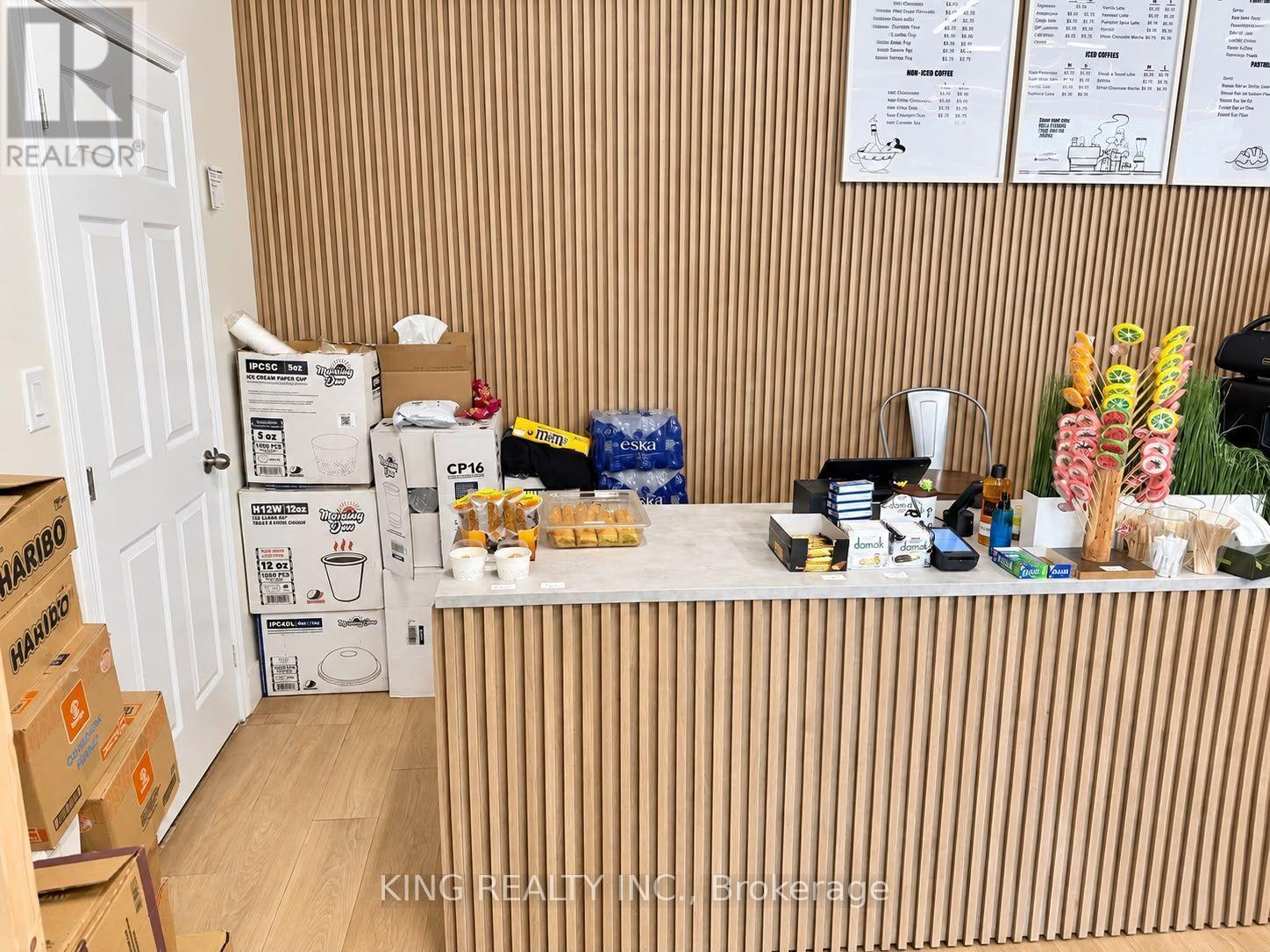 260 Niagara Street Property Photo 10