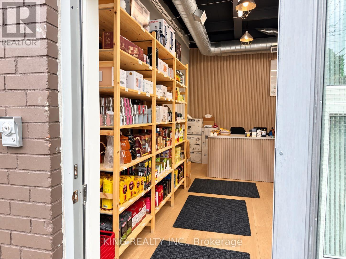 260 Niagara Street Property Photo 16