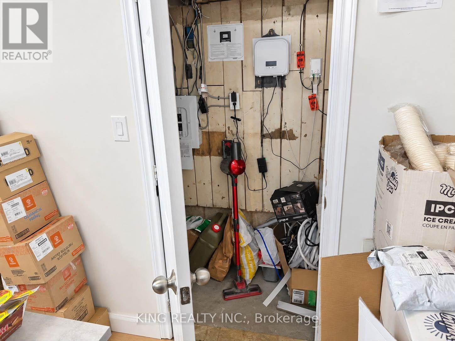260 Niagara Street Property Photo 17