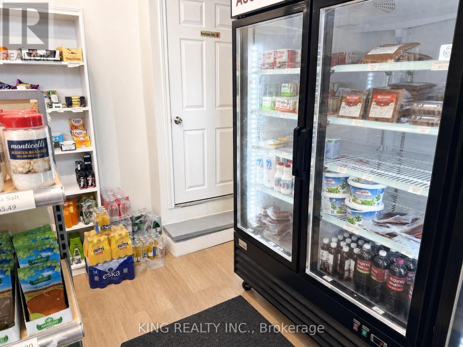 260 Niagara Street Property Photo 22