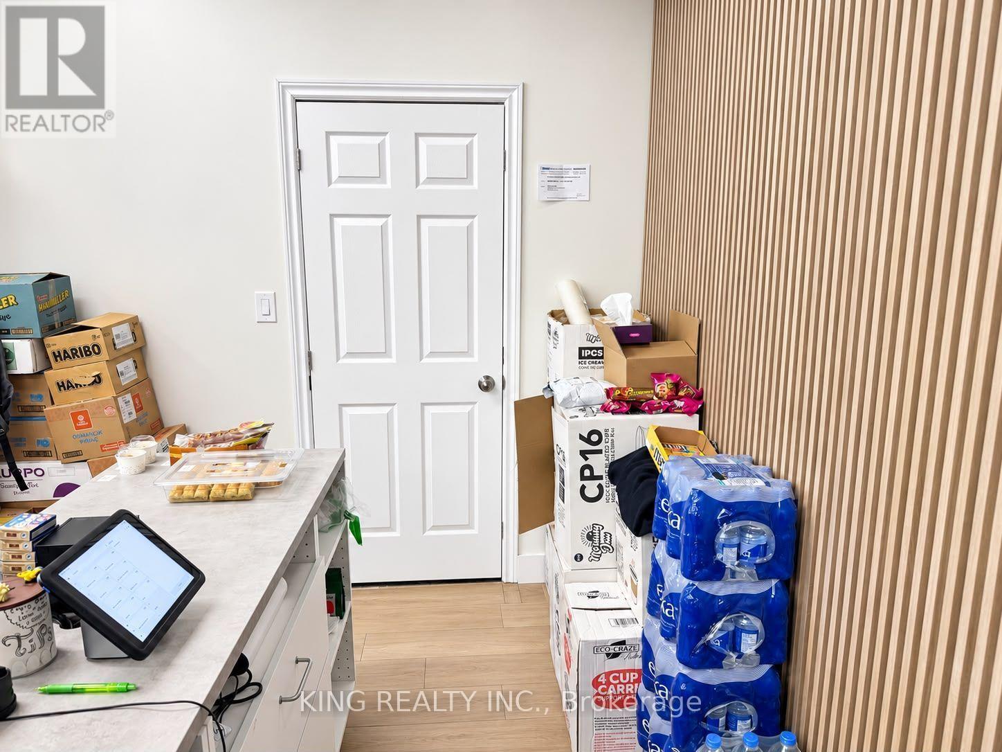 260 Niagara Street Property Photo 24
