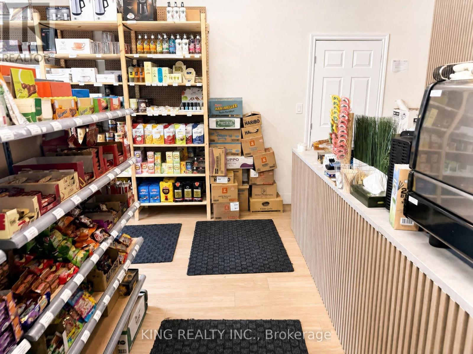 260 Niagara Street Property Photo 27