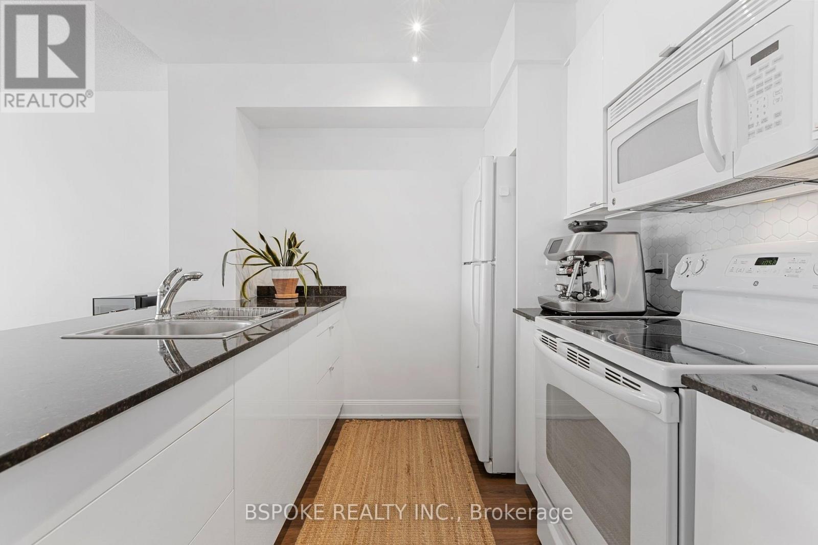3012 - 2191 Yonge Street Property Photo 7