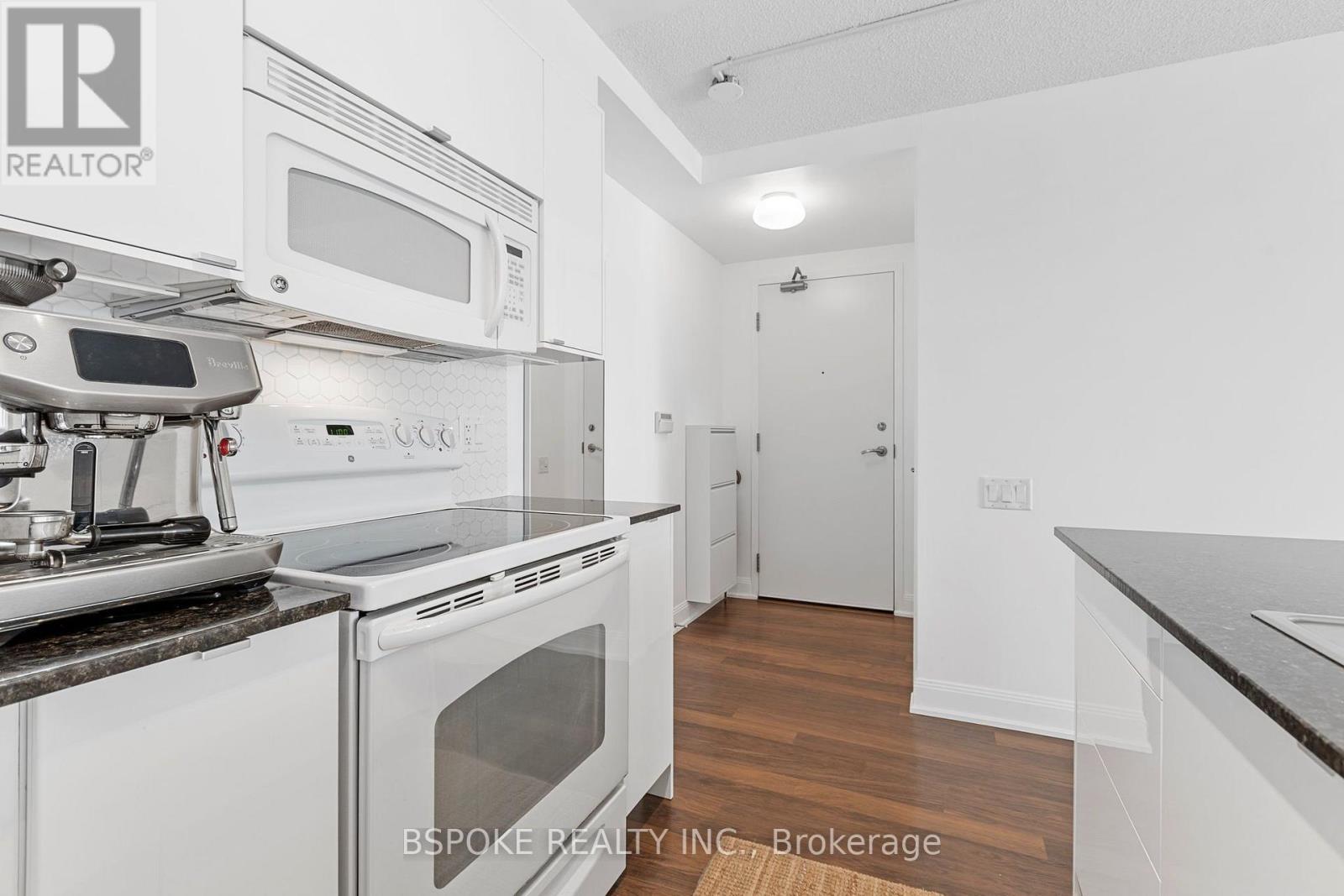 3012 - 2191 Yonge Street Property Photo 8