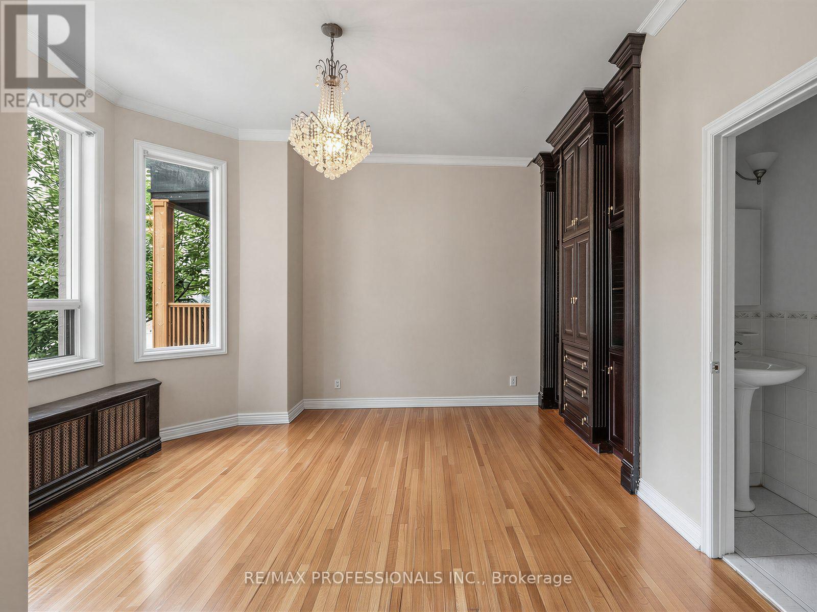 168 Markham Street Property Photo 4