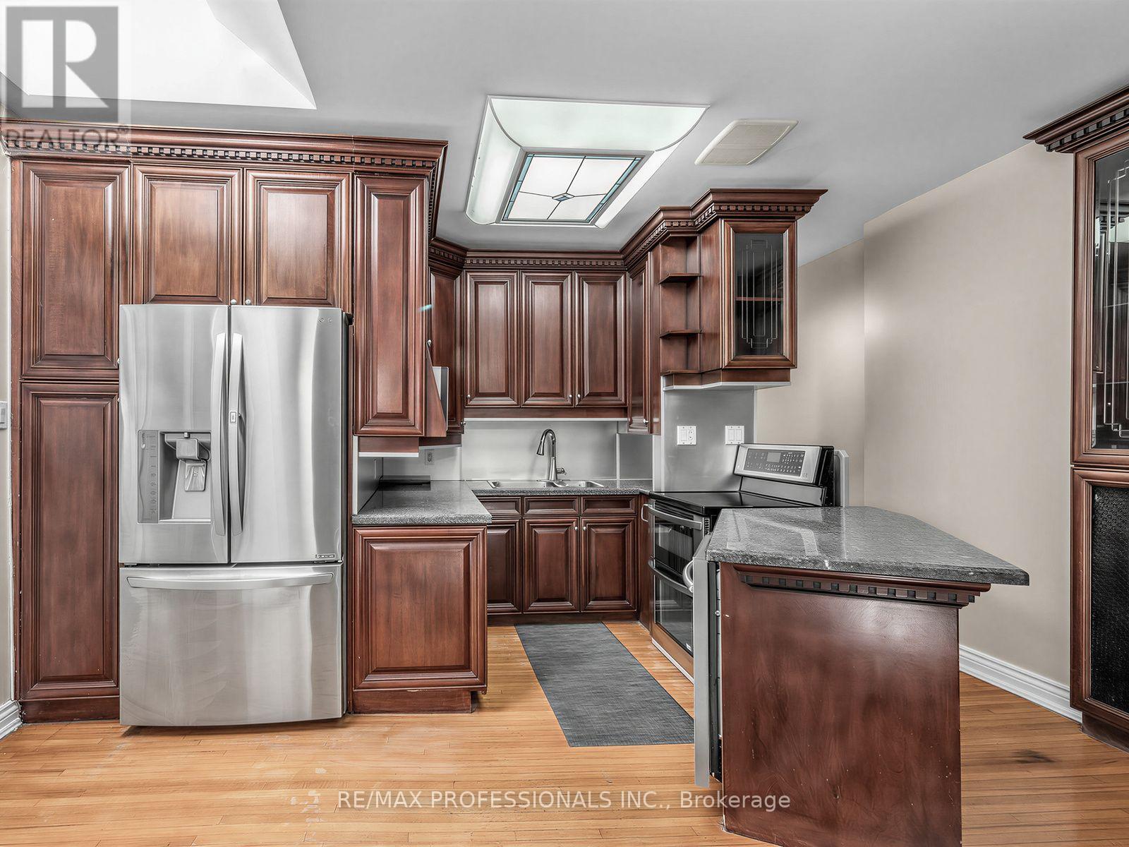 168 Markham Street Property Photo 12