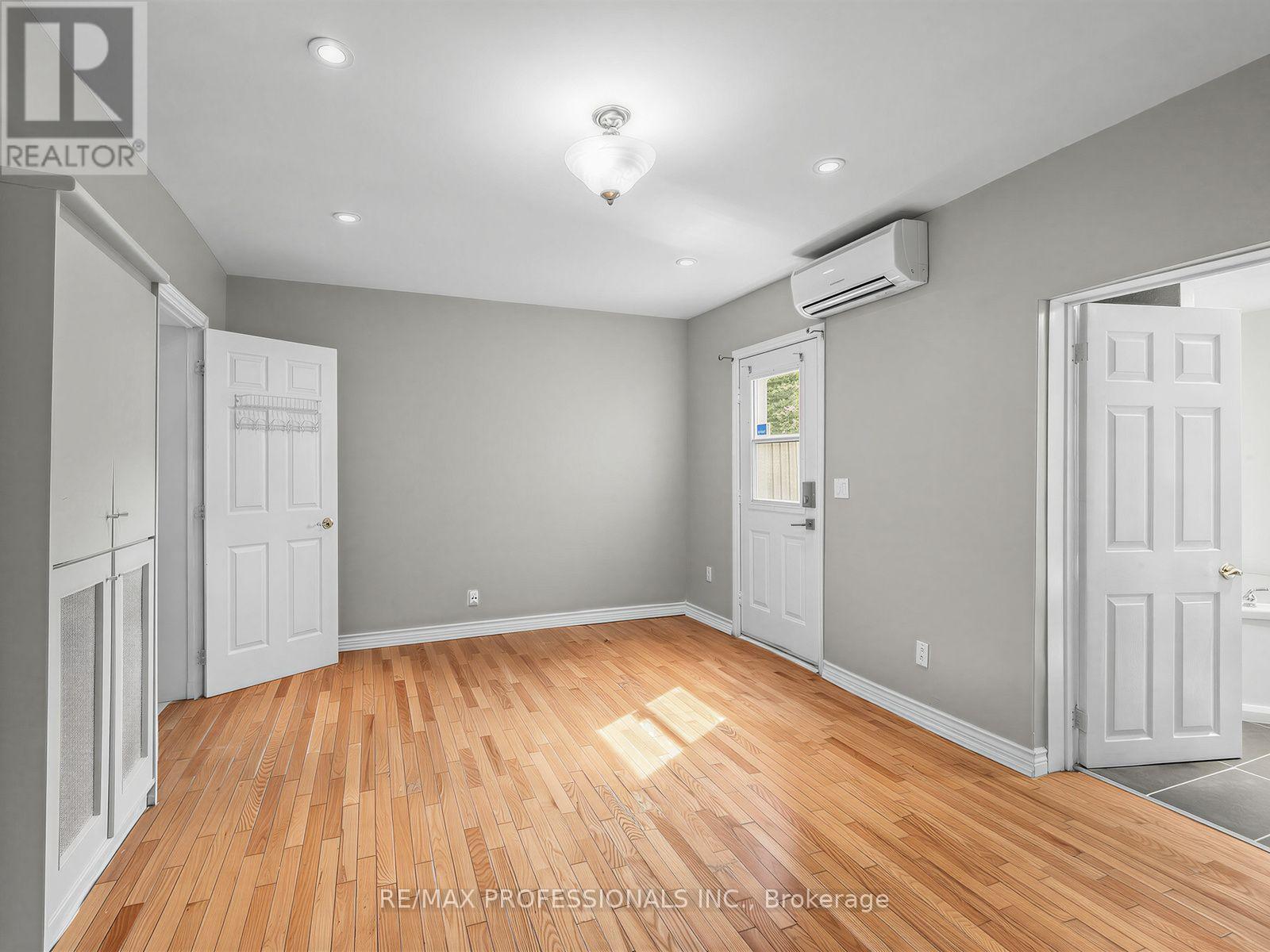 168 Markham Street Property Photo 15