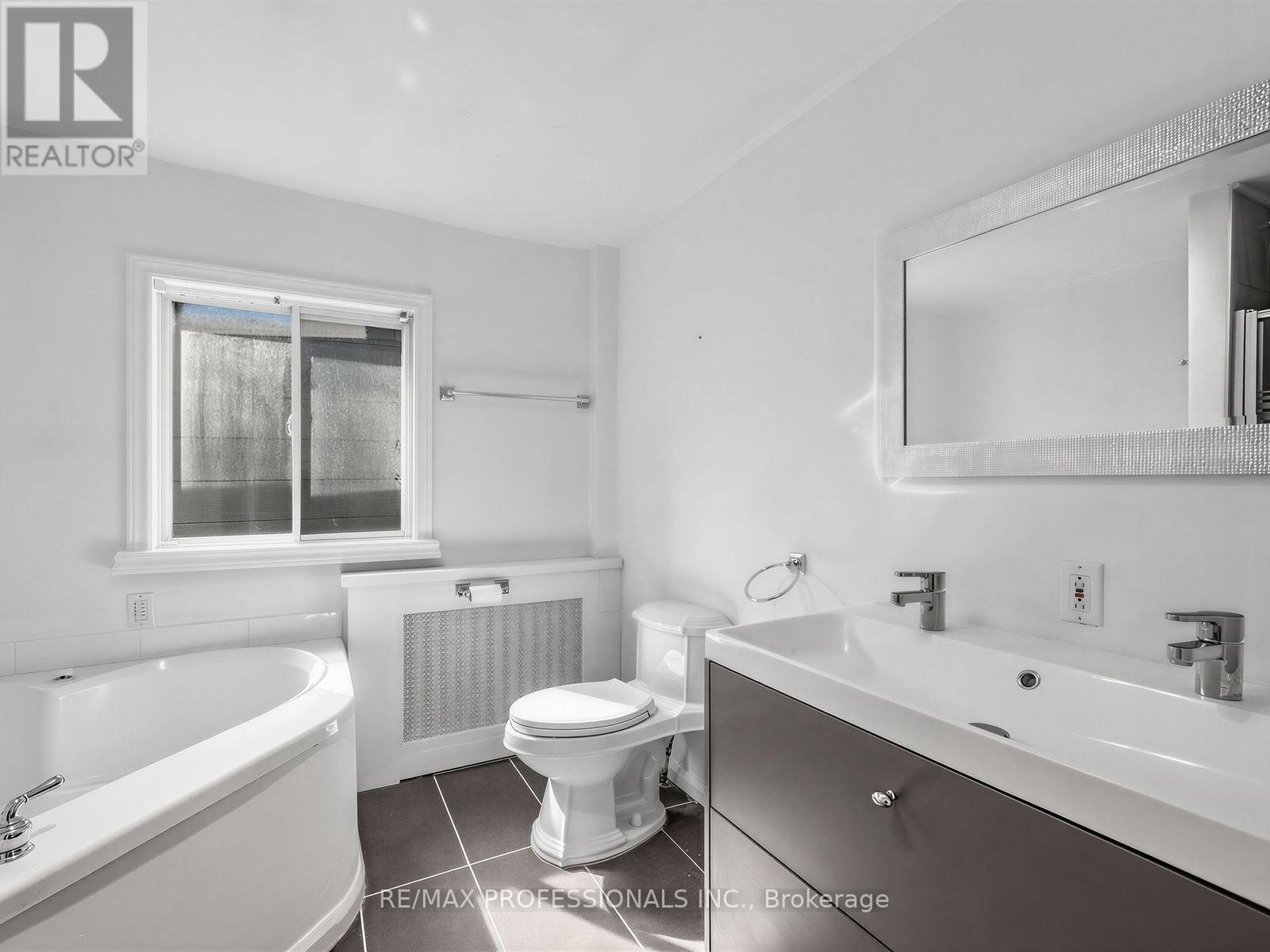 168 Markham Street Property Photo 17