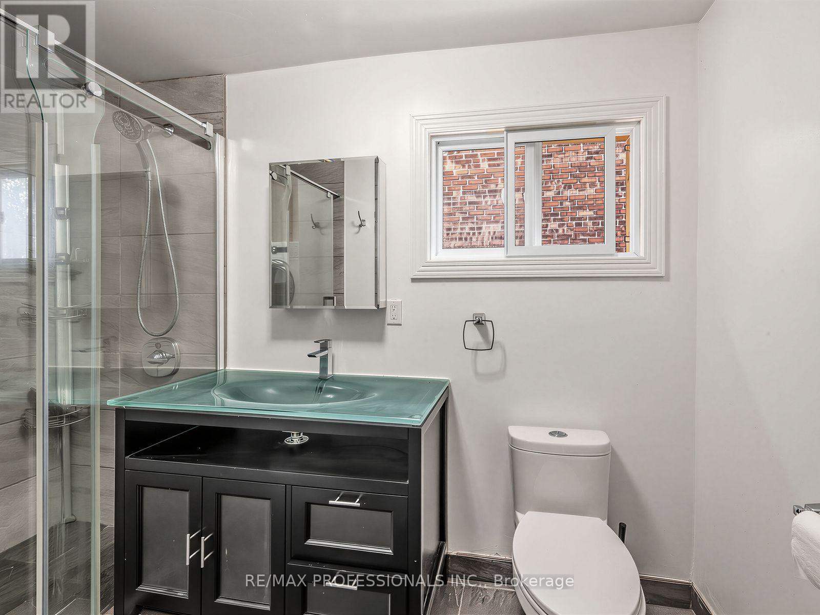 168 Markham Street Property Photo 24