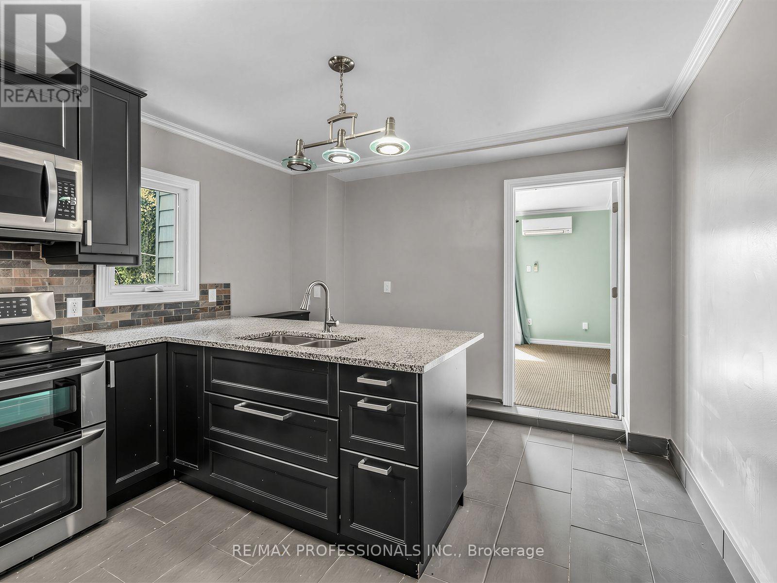 168 Markham Street Property Photo 26