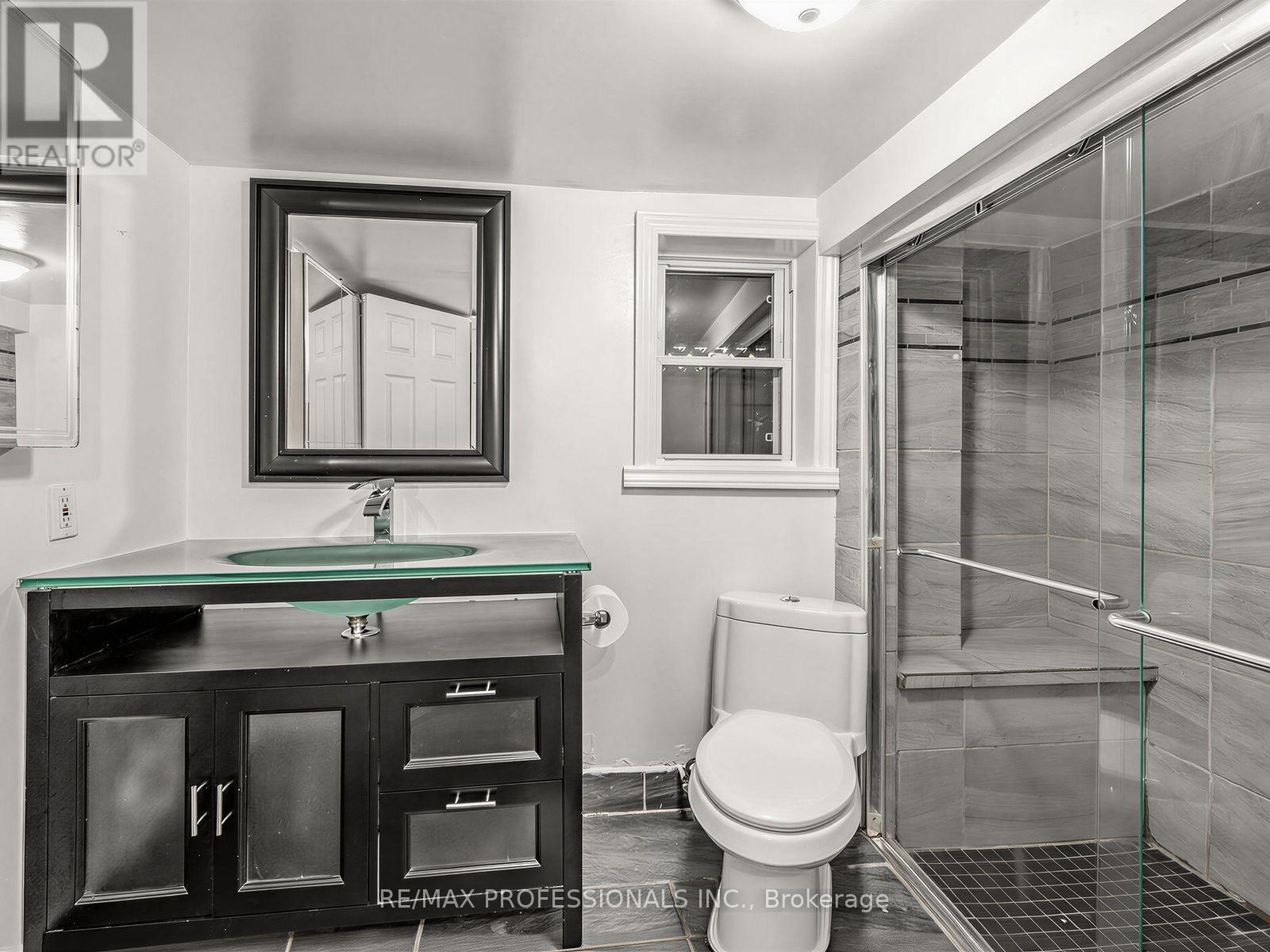 168 Markham Street Property Photo 34