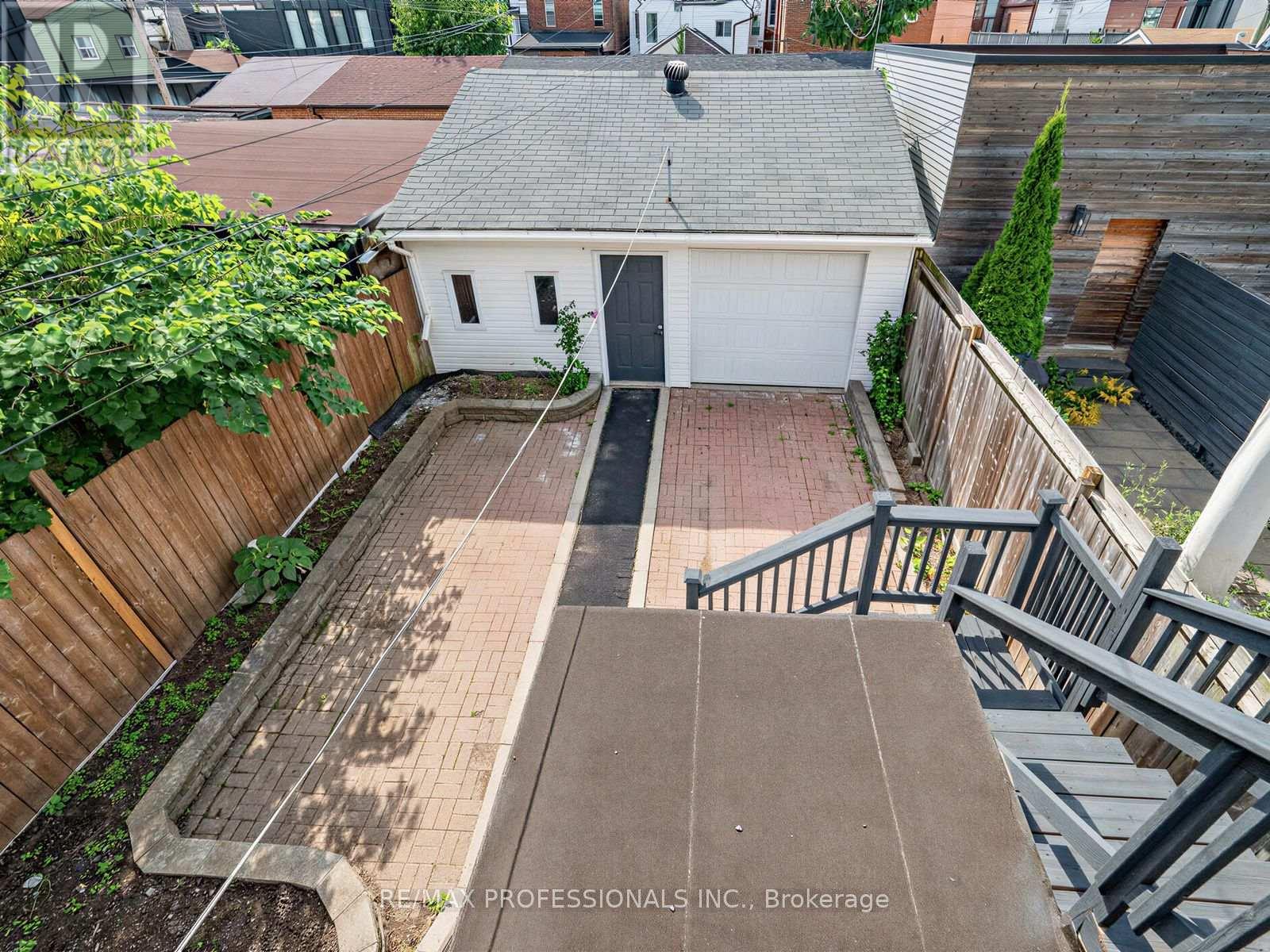 168 Markham Street Property Photo 39