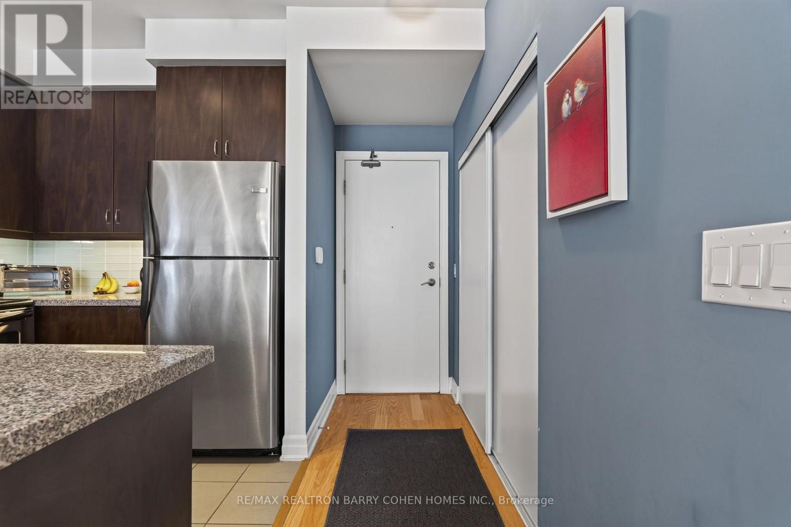 1404 - 500 St Clair Avenue W Property Photo 4