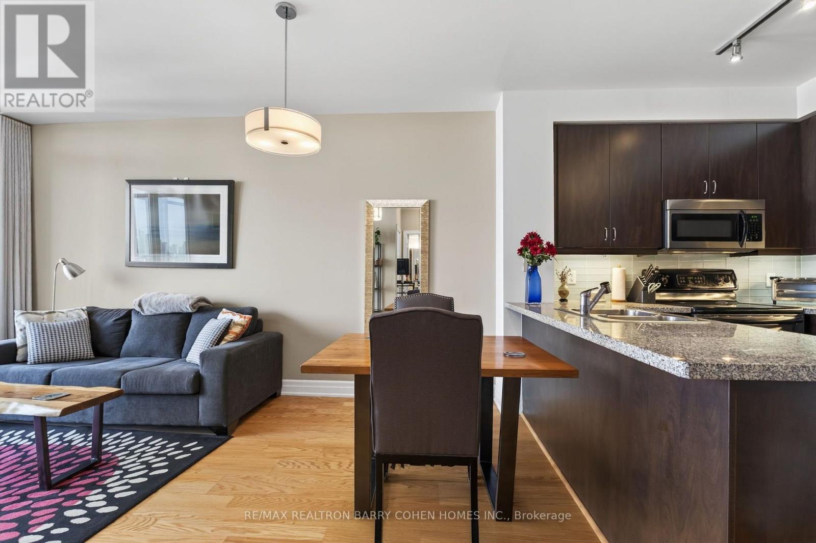 1404 - 500 St Clair Avenue W Property Photo 6
