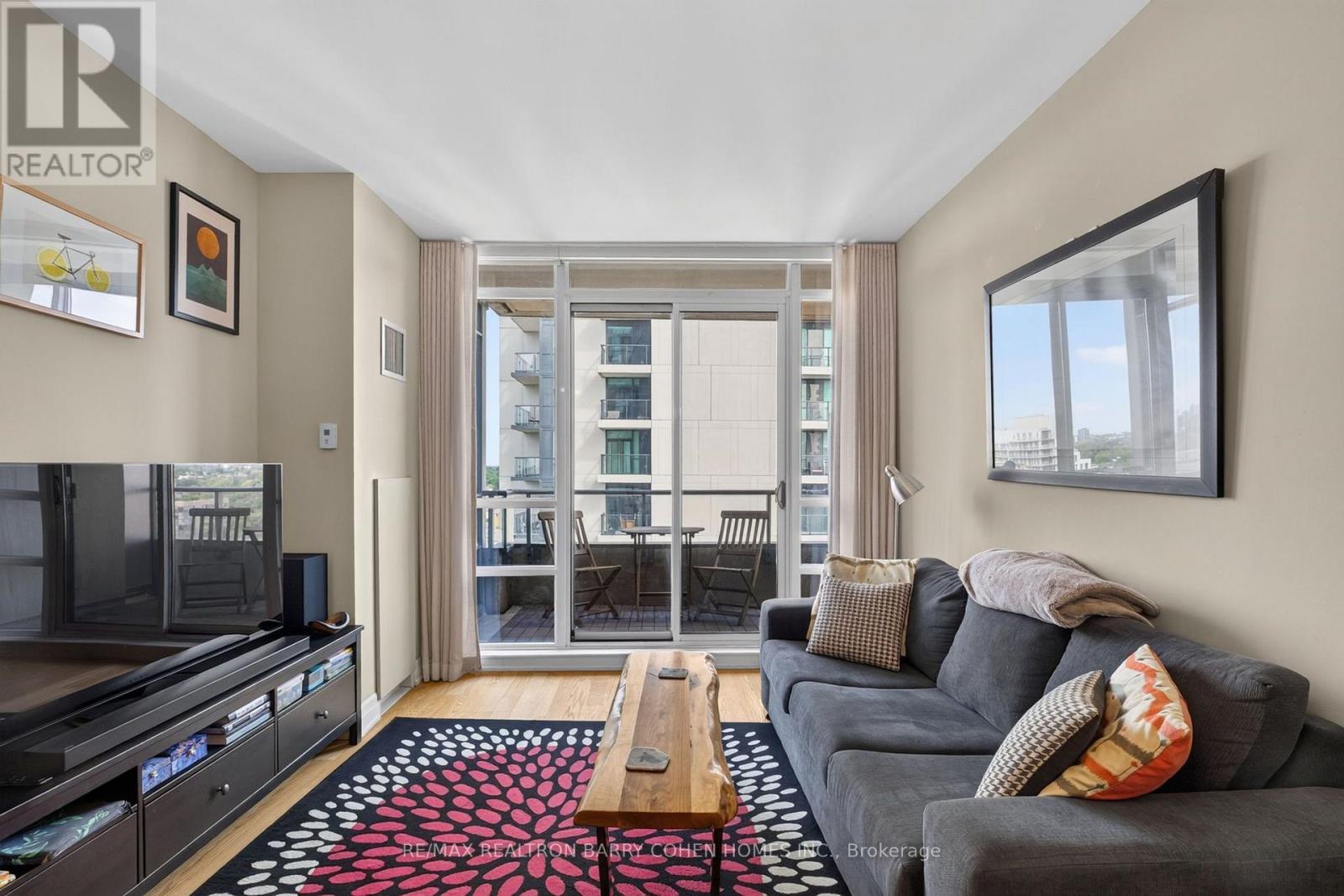 1404 - 500 St Clair Avenue W Property Photo 7