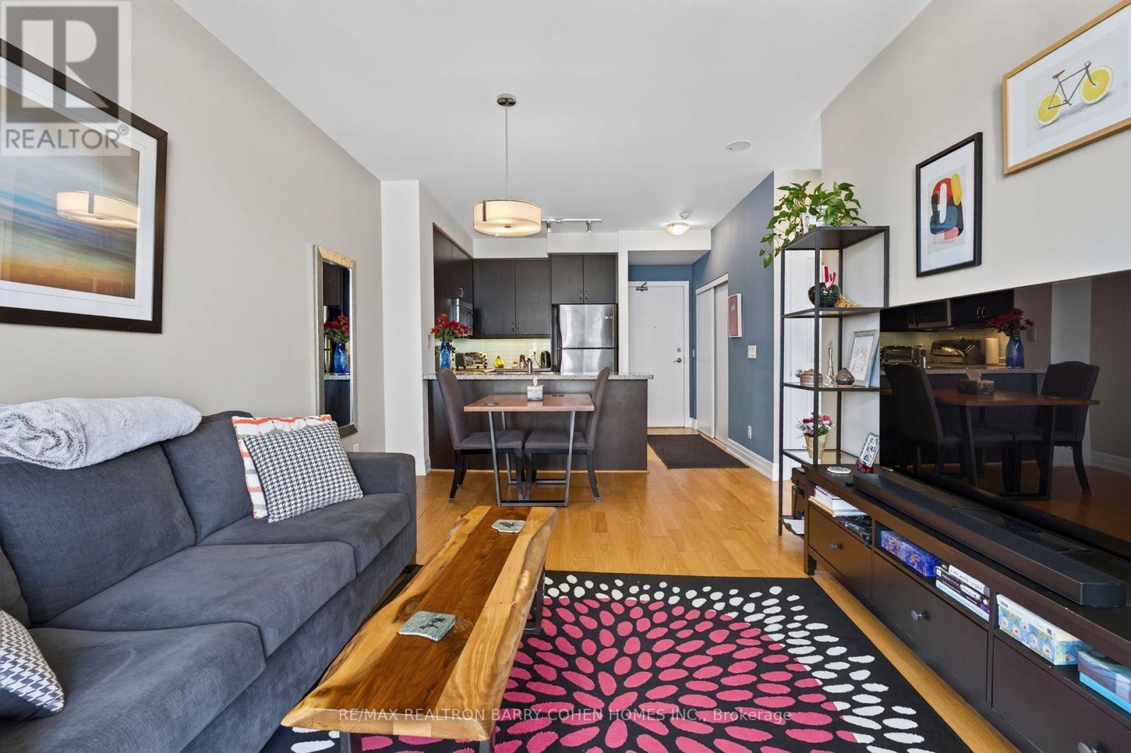 1404 - 500 St Clair Avenue W Property Photo 9