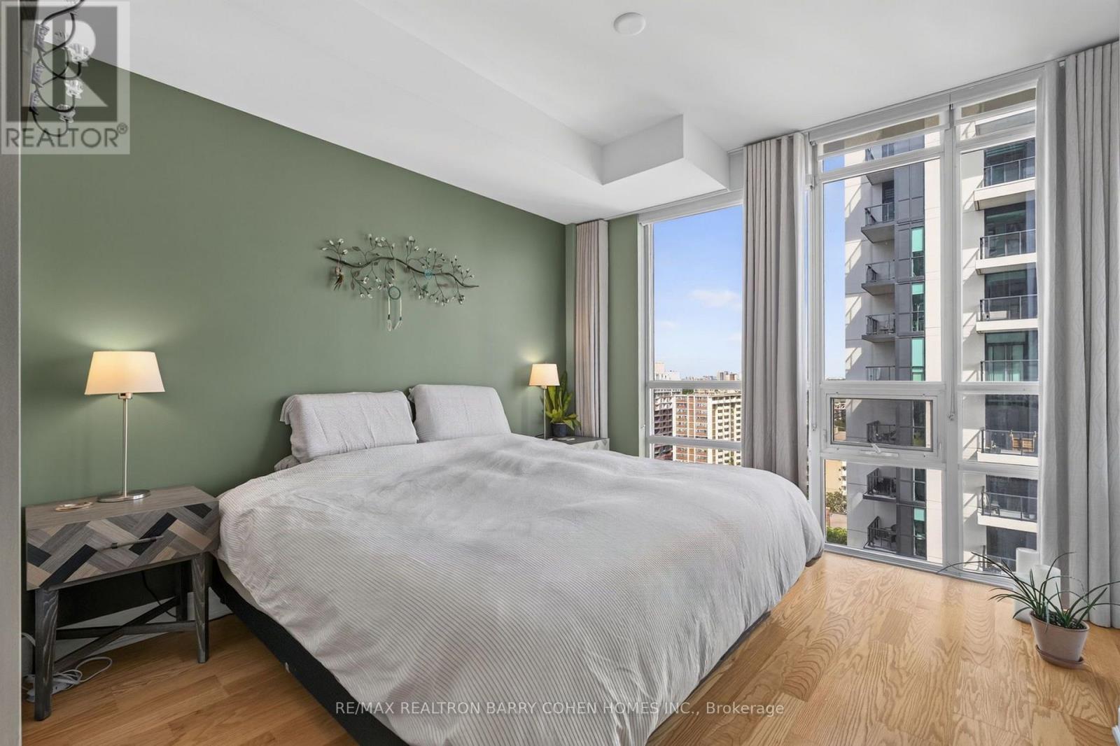 1404 - 500 St Clair Avenue W Property Photo 12