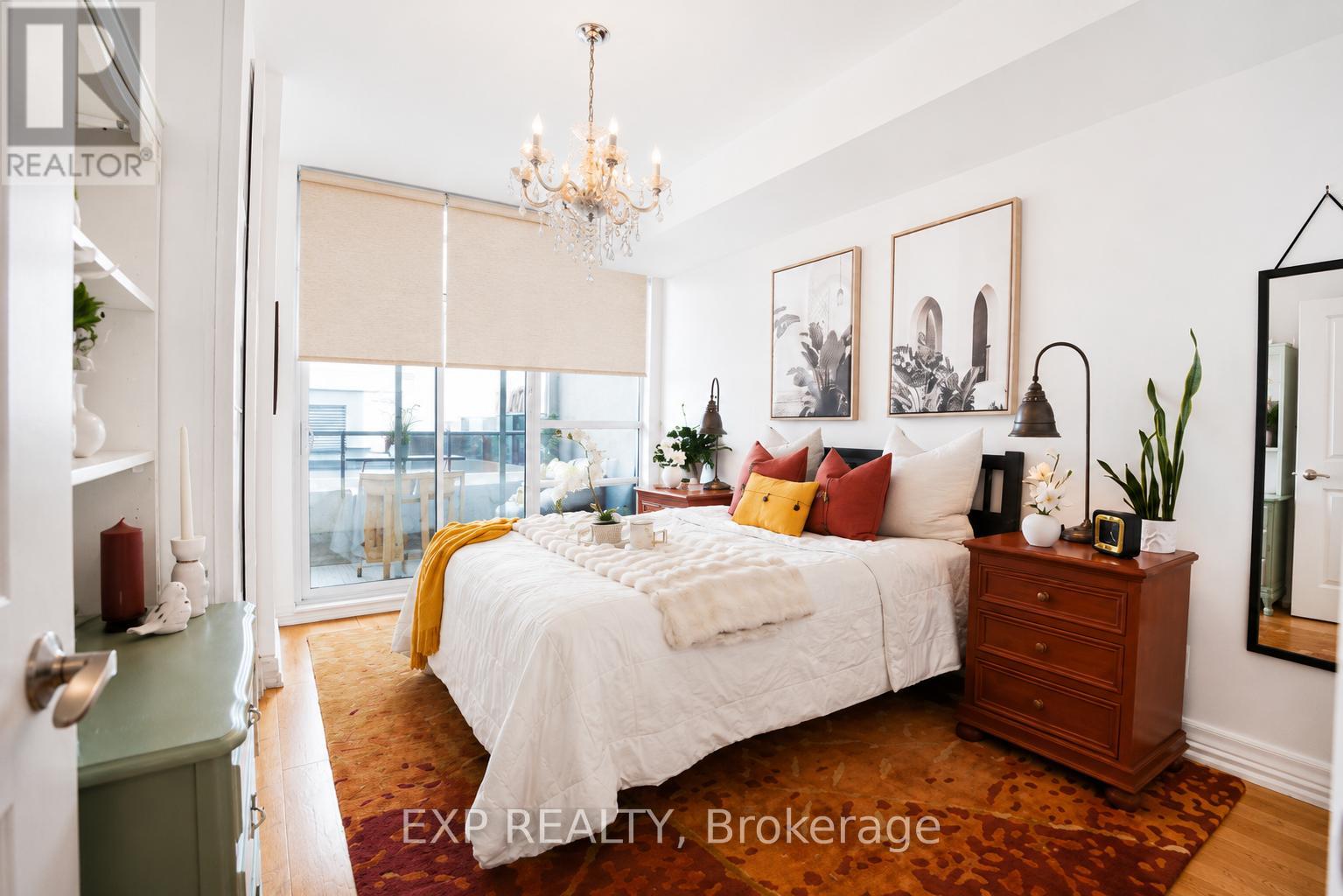 404 - 500 St Clair Avenue W Property Photo 2