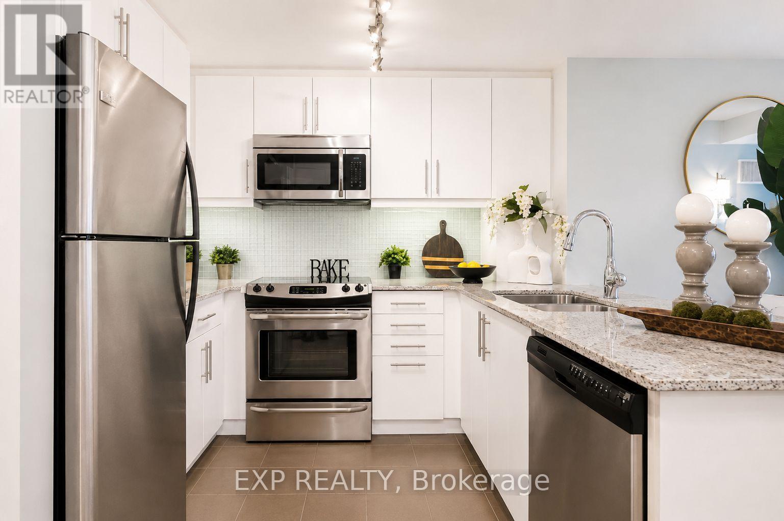 404 - 500 St Clair Avenue W Property Photo 4