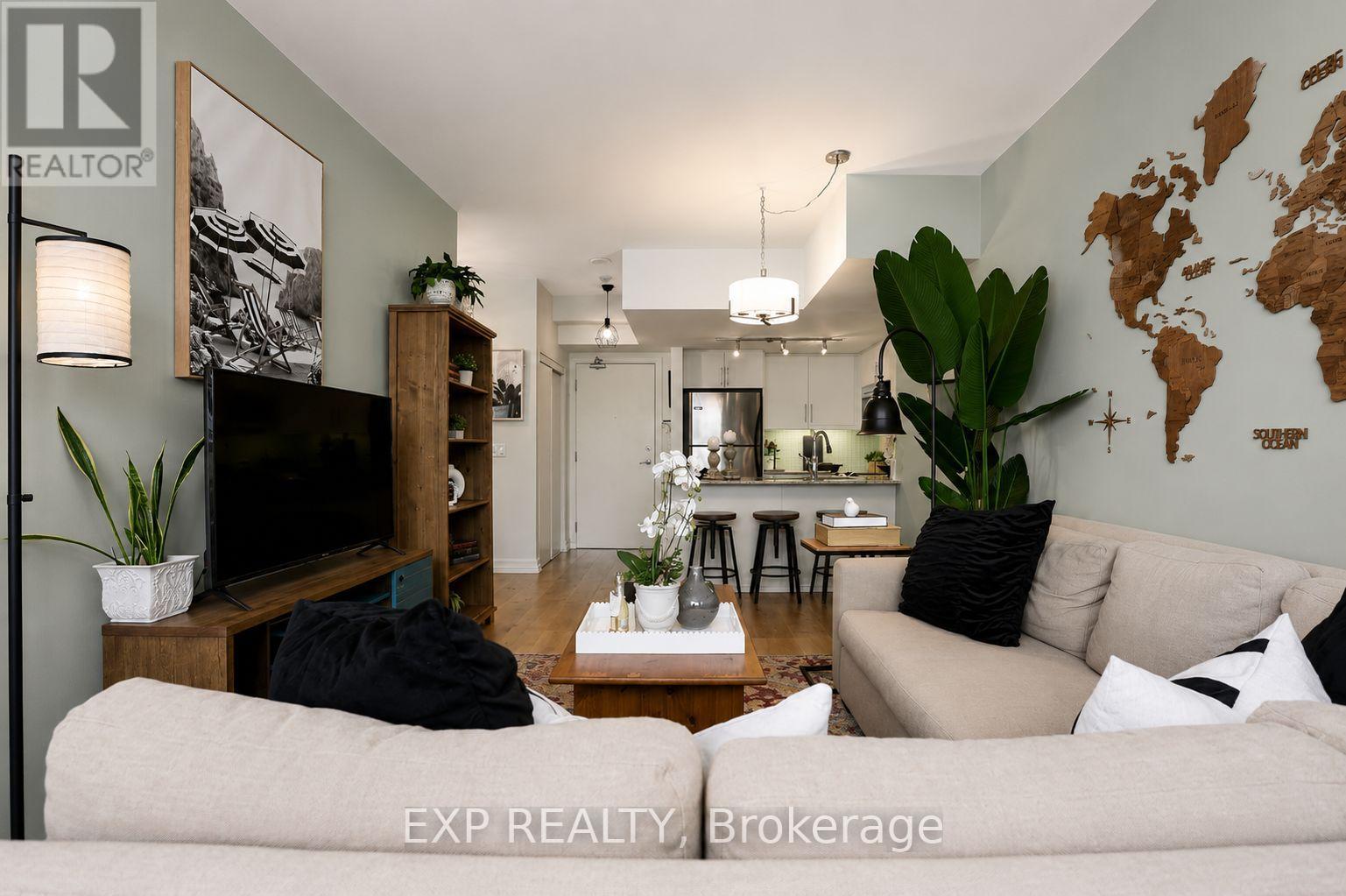 404 - 500 St Clair Avenue W Property Photo 7