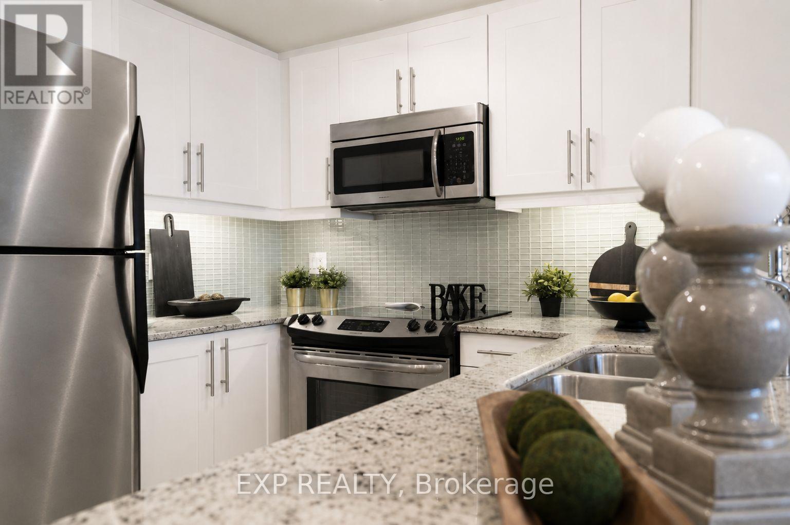 404 - 500 St Clair Avenue W Property Photo 9