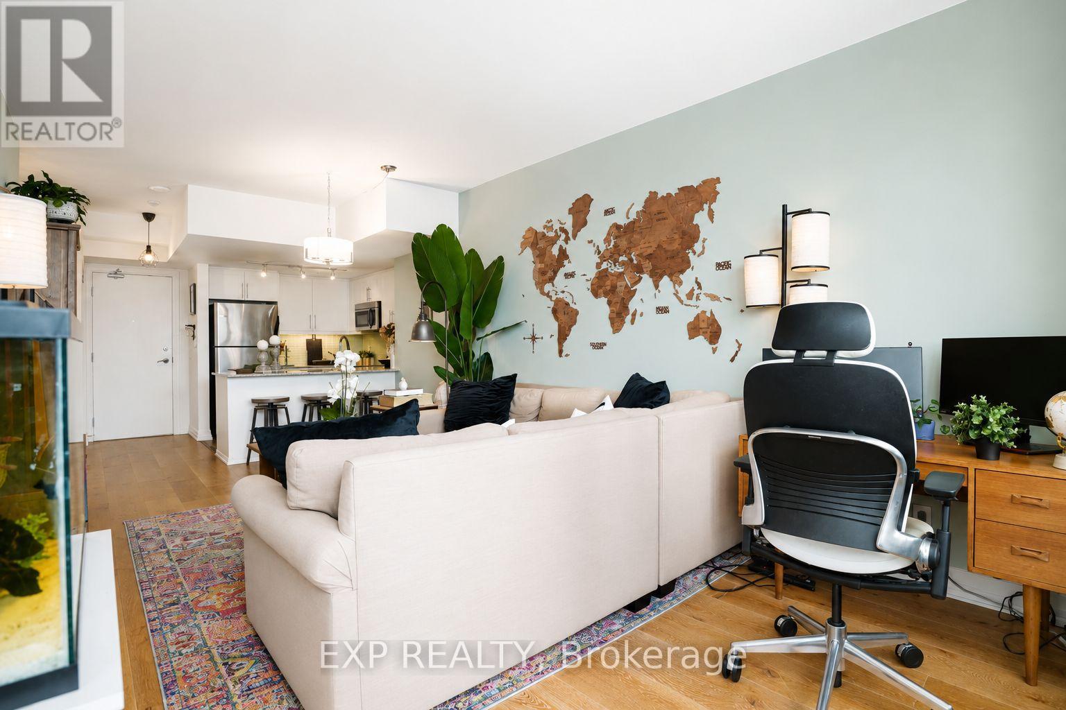 404 - 500 St Clair Avenue W Property Photo 10