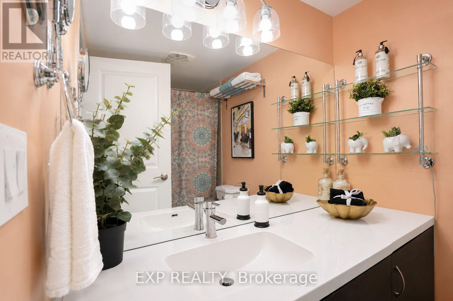404 - 500 St Clair Avenue W Property Photo 14