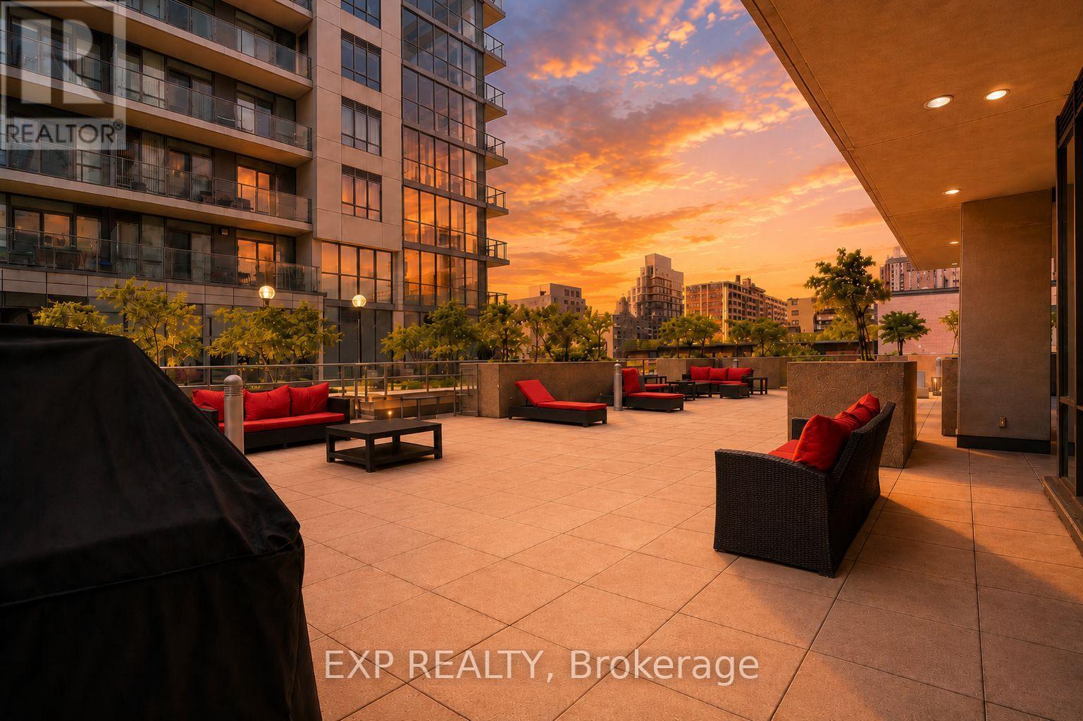 404 - 500 St Clair Avenue W Property Photo 23