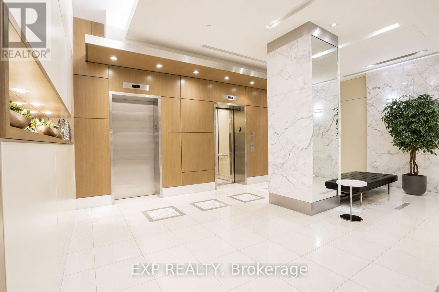 404 - 500 St Clair Avenue W Property Photo 24