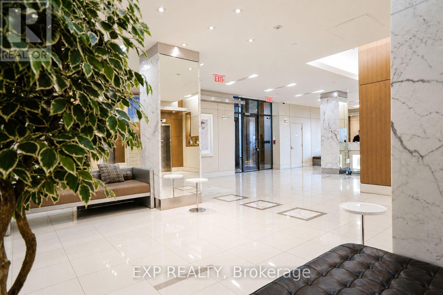 404 - 500 St Clair Avenue W Property Photo 25