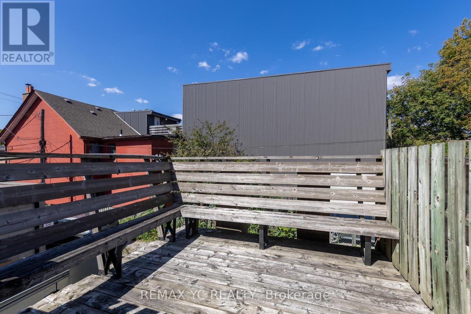 2nd Floor - 658 Bloor Street W Property Photo 31