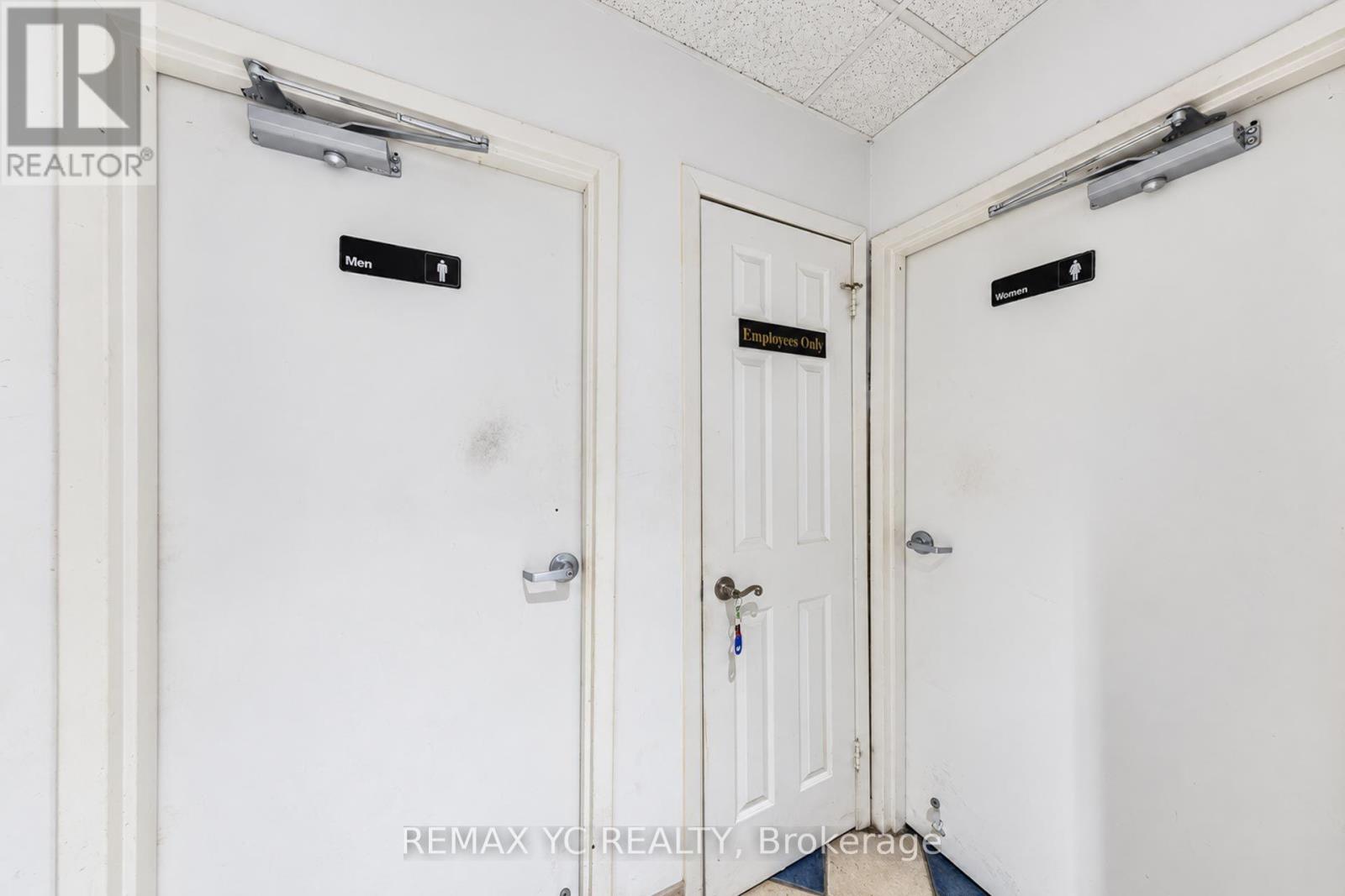 2nd Floor - 658 Bloor Street W Property Photo 36