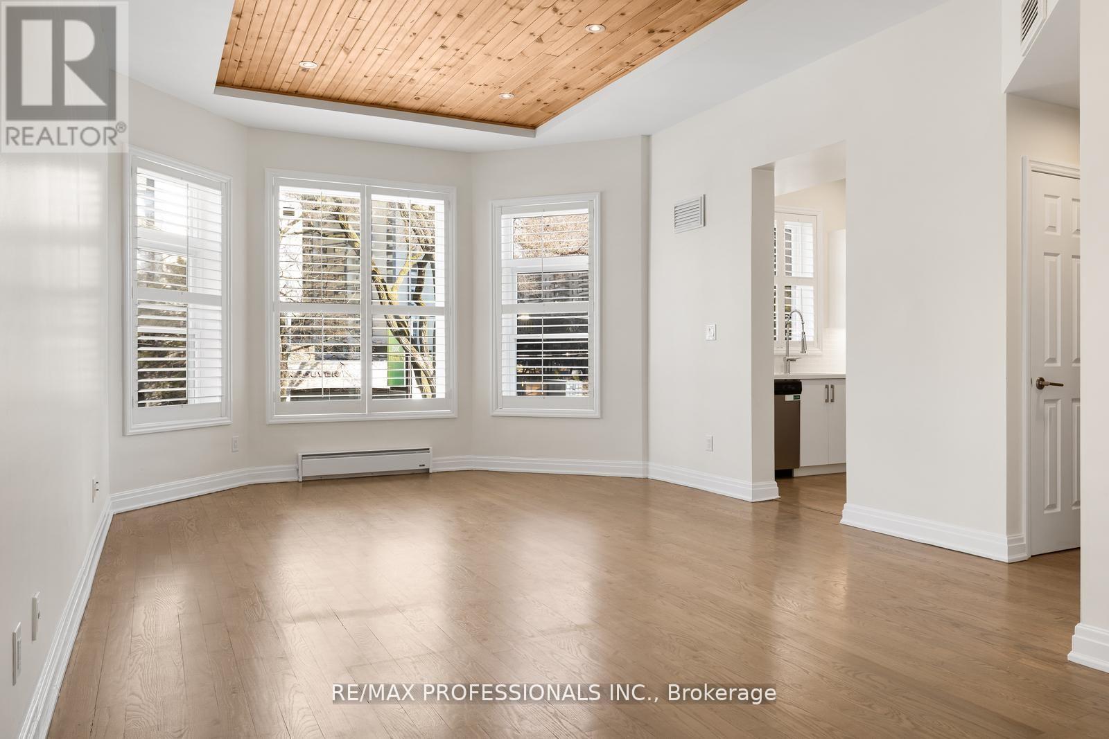 C - 253 Wellesley Street E Property Photo 10