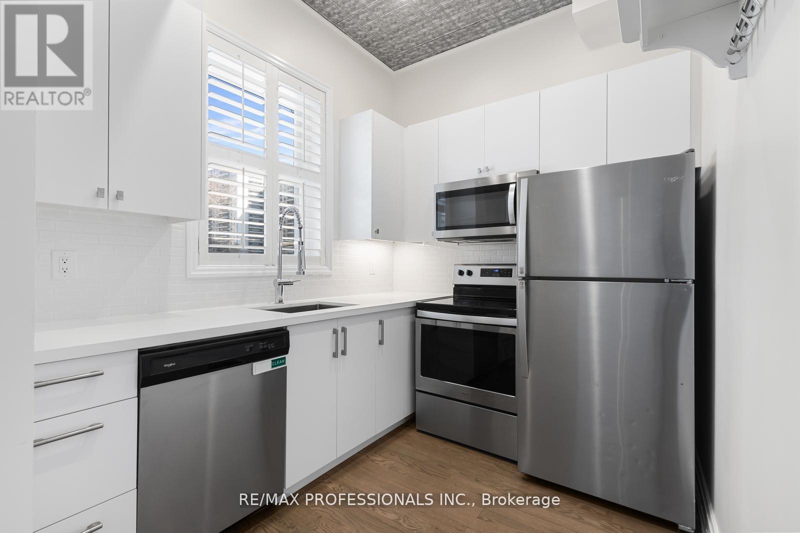 C - 253 Wellesley Street E Property Photo 11