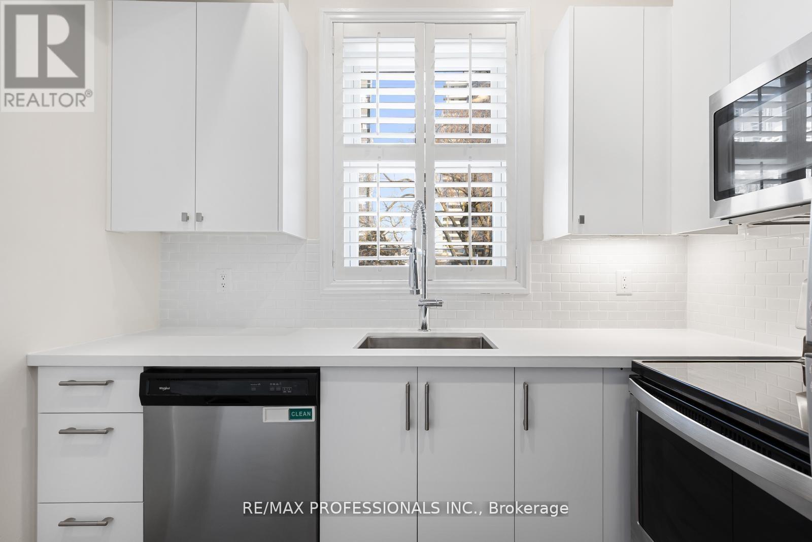 C - 253 Wellesley Street E Property Photo 12