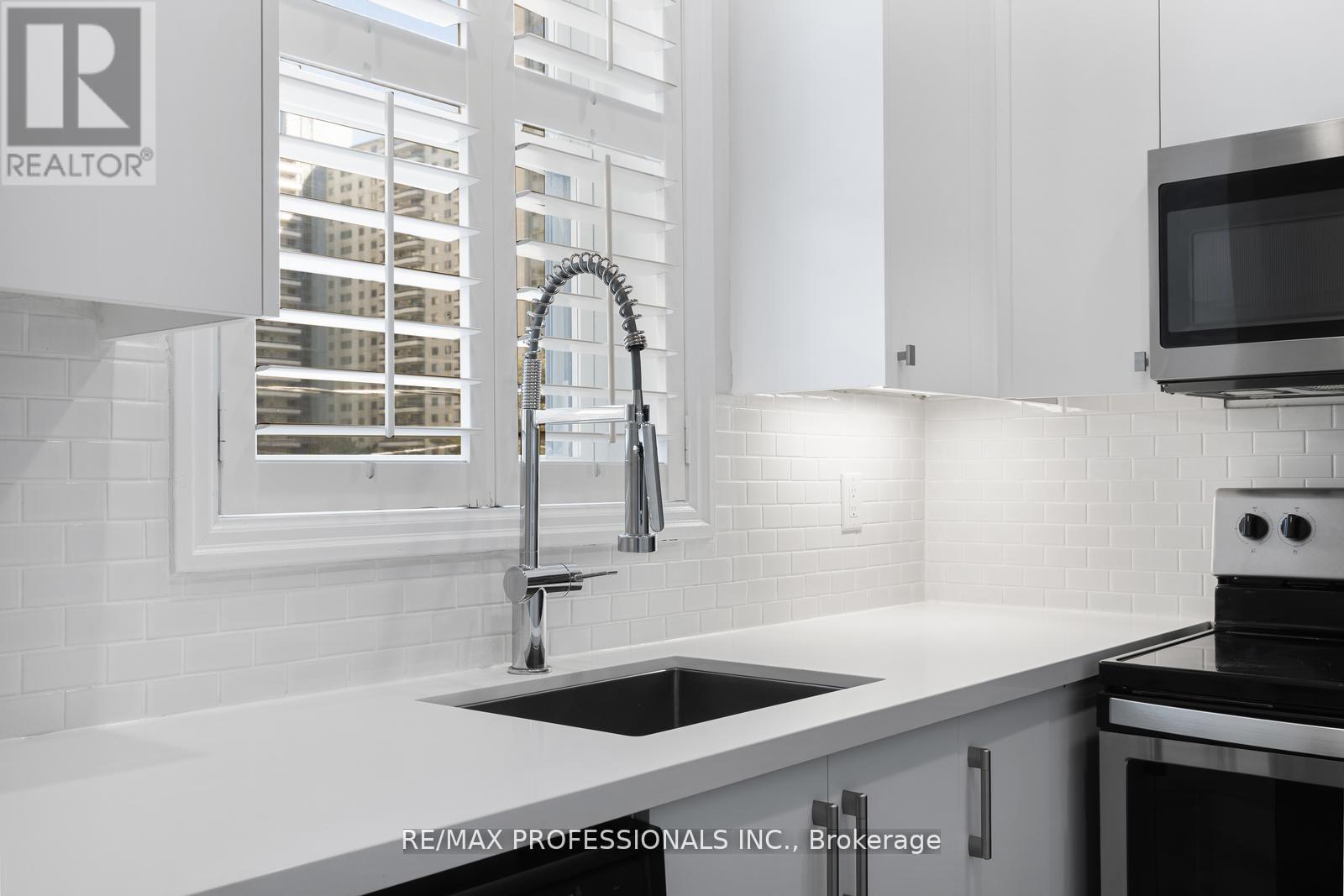 C - 253 Wellesley Street E Property Photo 13