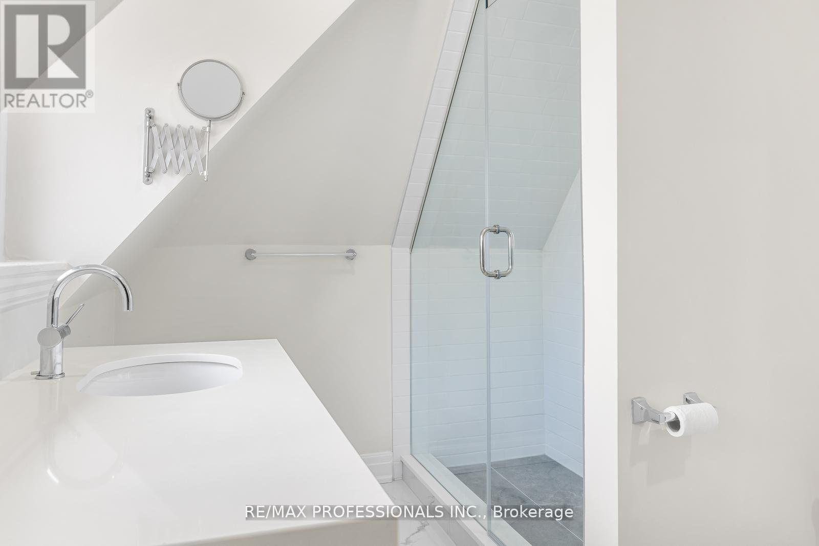 C - 253 Wellesley Street E Property Photo 29