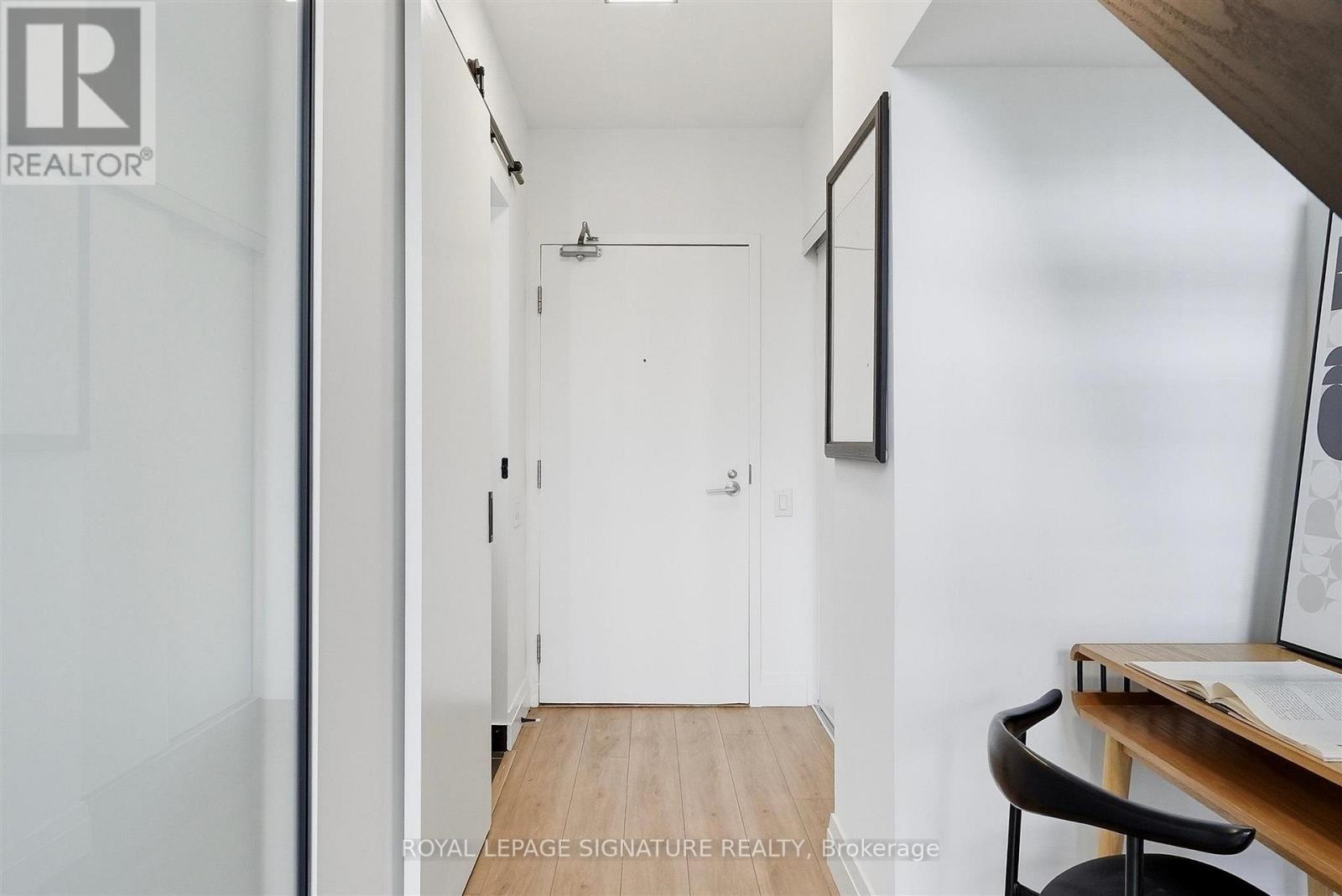532 - 5 Hanna Avenue Property Photo 3