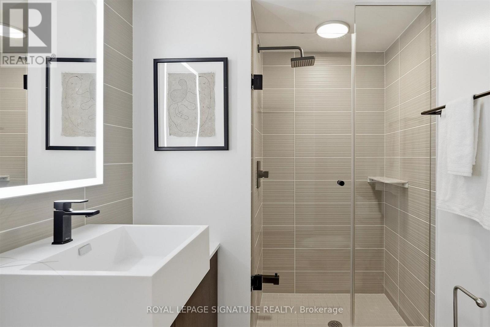 532 - 5 Hanna Avenue Property Photo 18