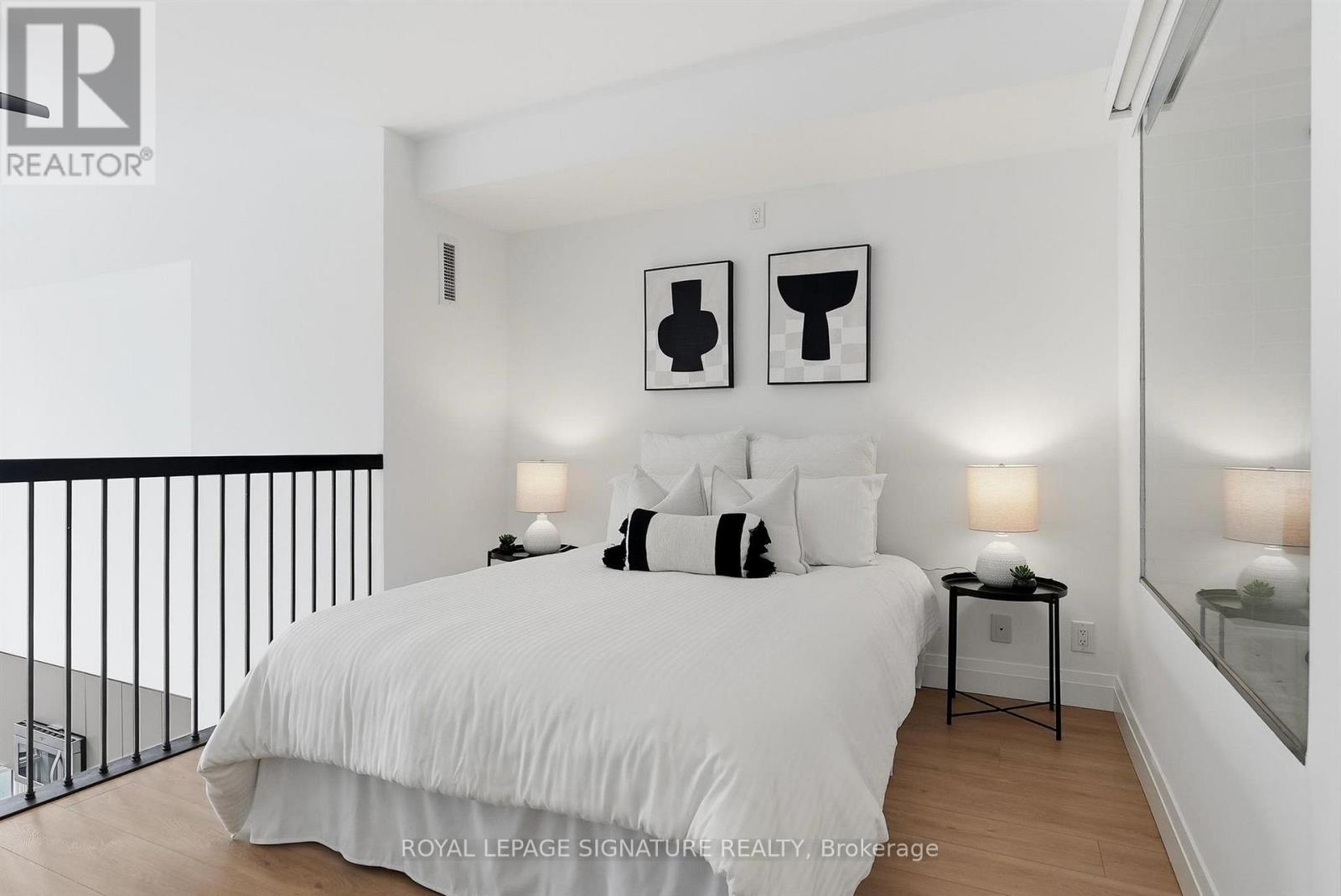 532 - 5 Hanna Avenue Property Photo 19