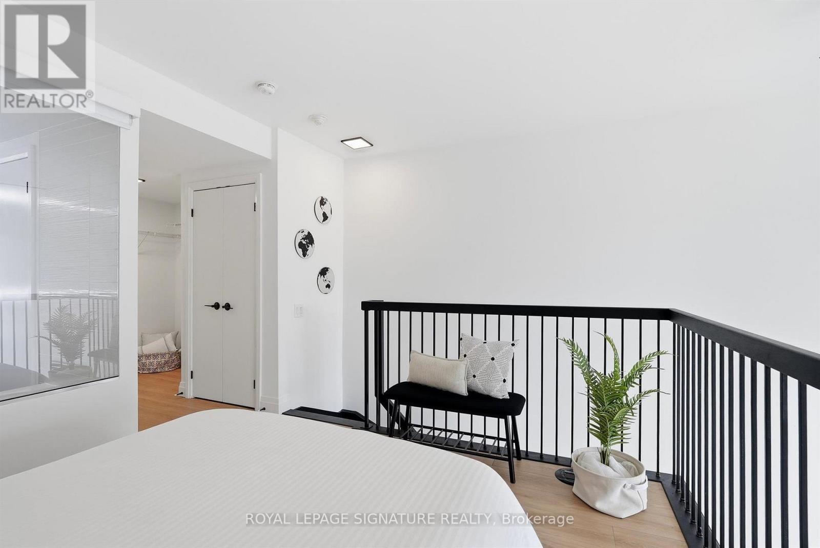 532 - 5 Hanna Avenue Property Photo 21