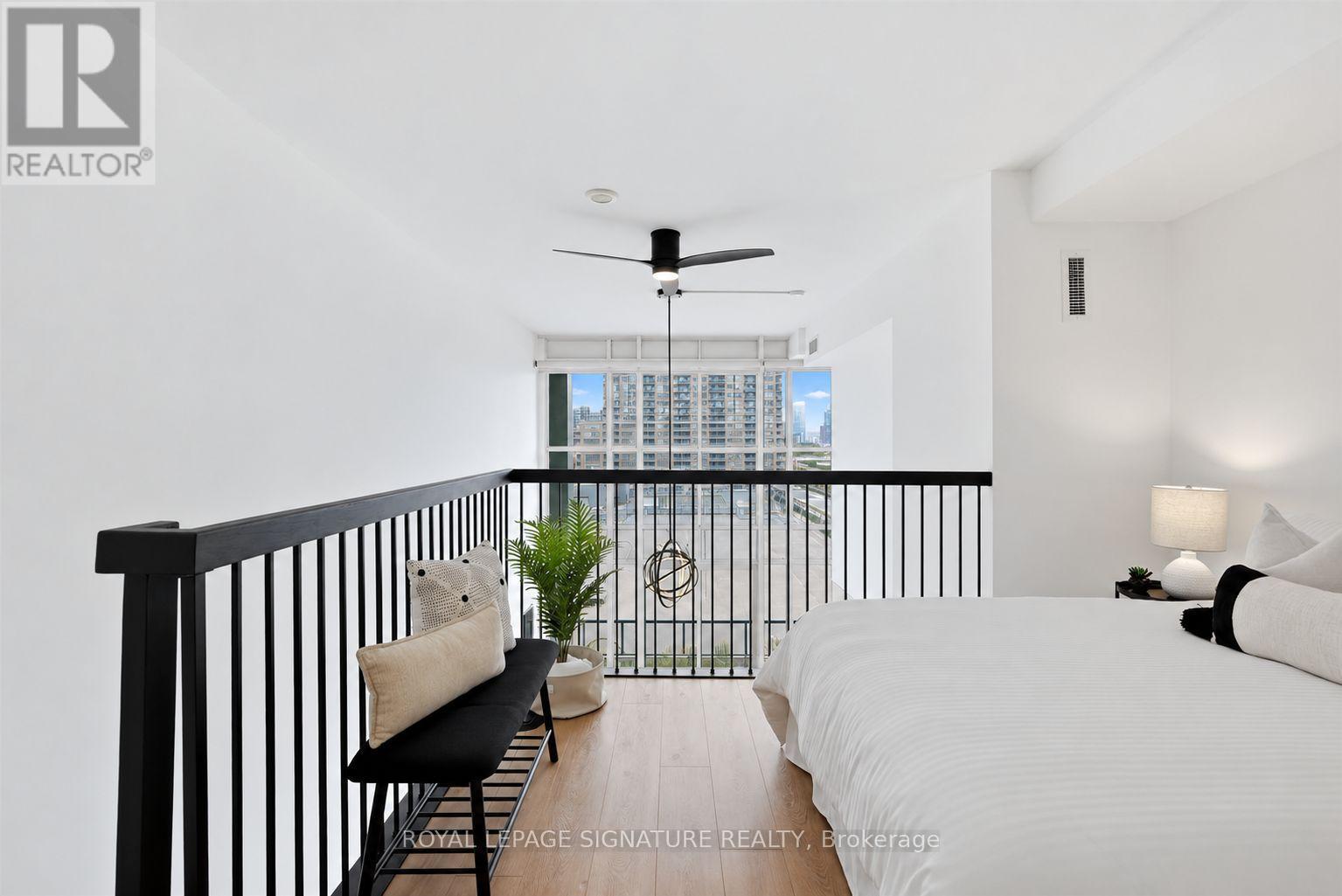 532 - 5 Hanna Avenue Property Photo 23