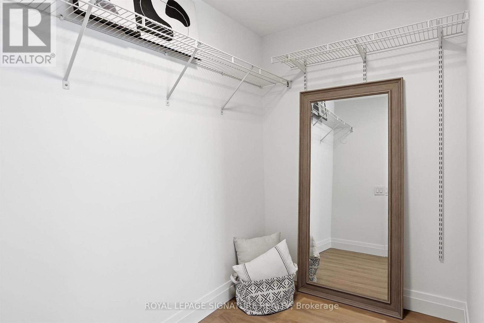 532 - 5 Hanna Avenue Property Photo 24
