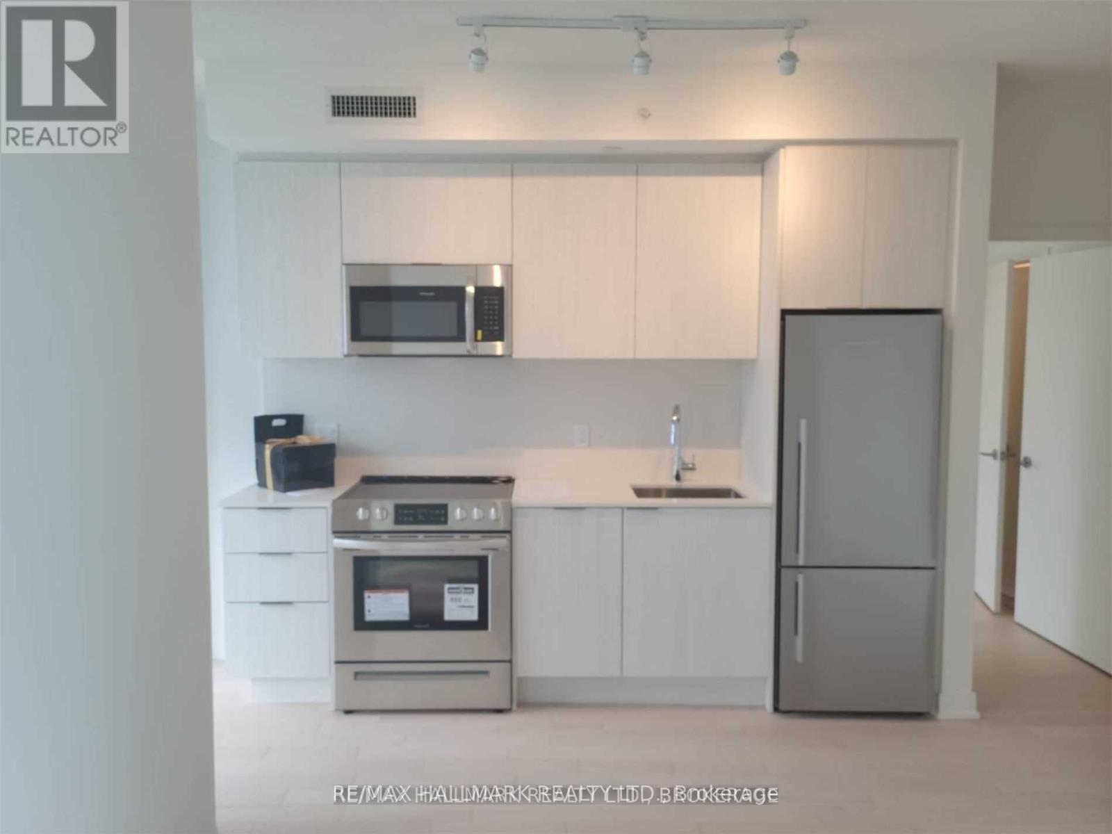 2306 - 25 Richmond Street E Property Photo 4
