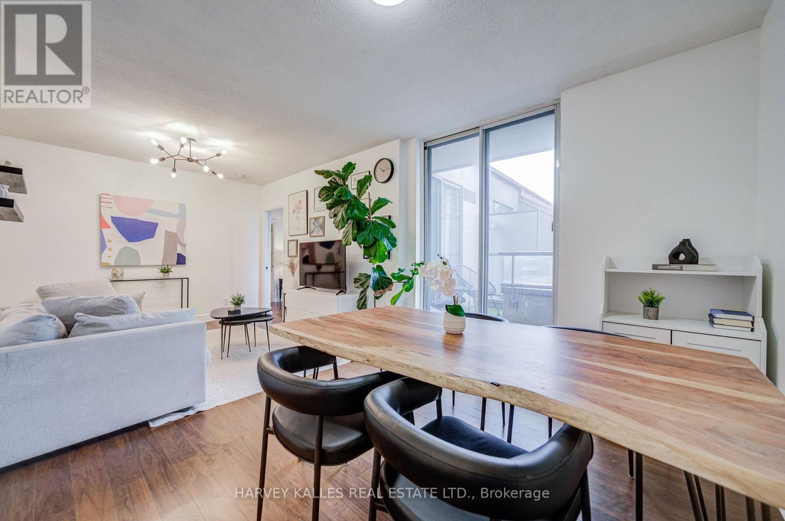 910 - 5 Rosehill Avenue Property Photo 1