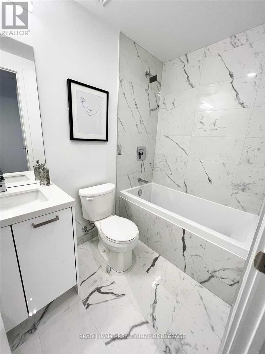 812 - 55 Ontario Street Property Photo 5